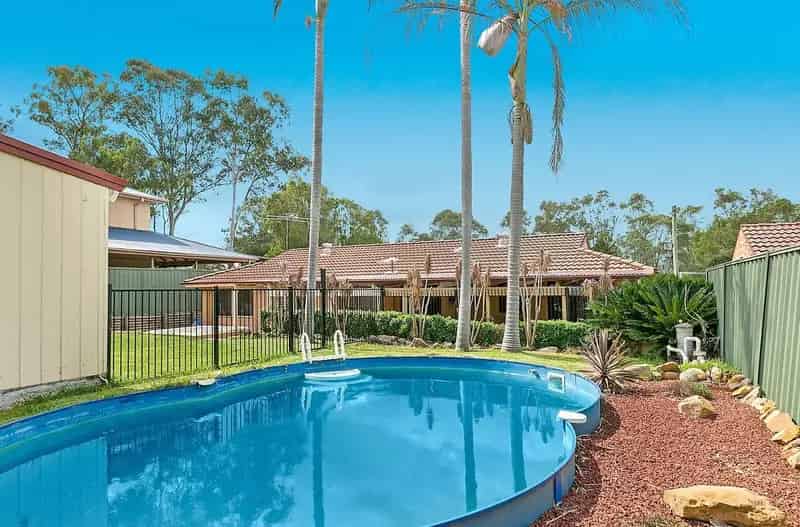Charming Family Home in Glossodia - Pool, Spa & Shed!!