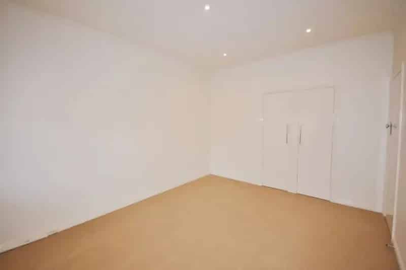 2 rooms apartment of 213 m² in Melbourne
