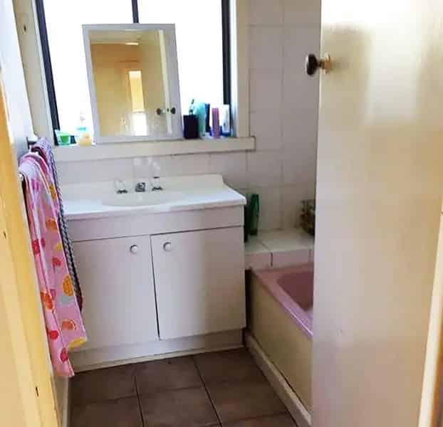 CHARMING HOME AT 52 ROBERTSON STREET MORWELL
