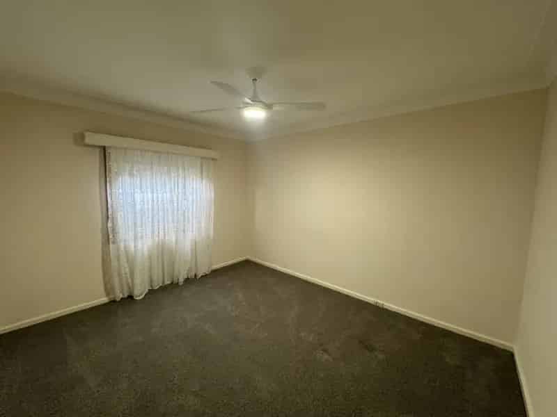 Lovely Spacious 3 Bedroom Family Home In Mereweather