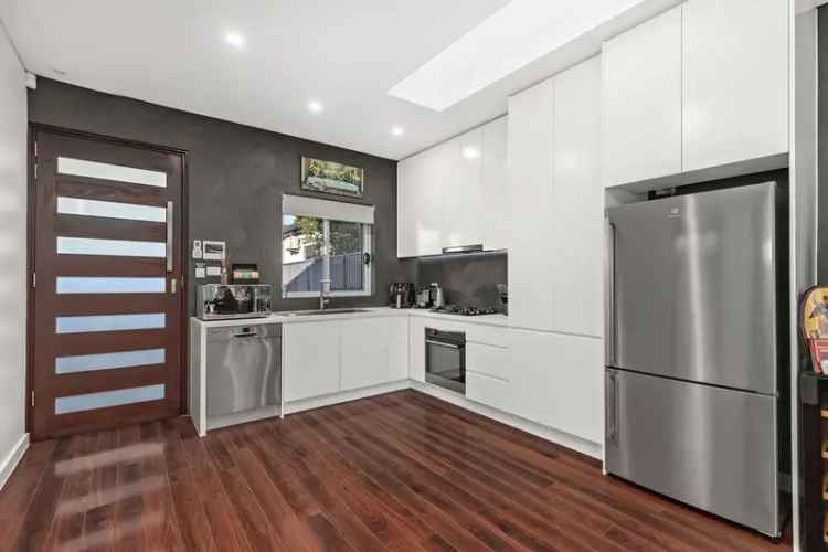 Lakemba Luxury Home 2 Bed Granny Flat Modern Kitchen