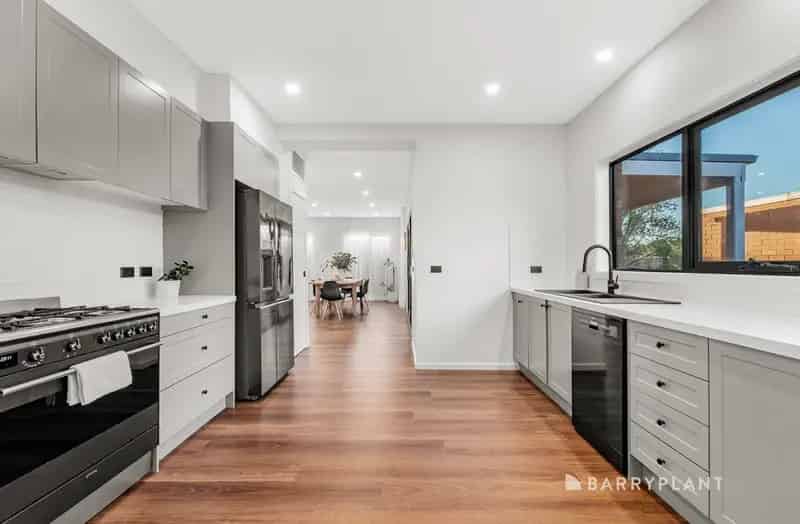 Stunning Home in the Heart of Viewbank