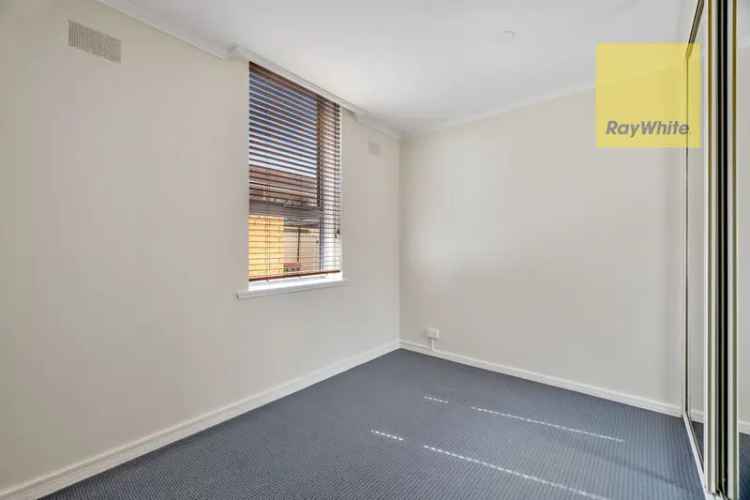 Rent One Bedroom Apartment in Glenelg with Modern Features