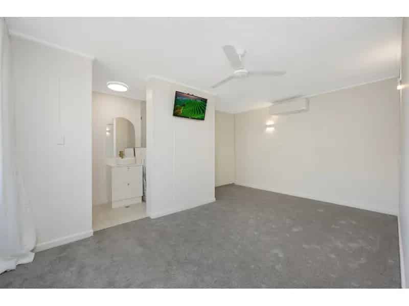 Modern And Partially Furnished  1-Bedroom Unit In North Ward