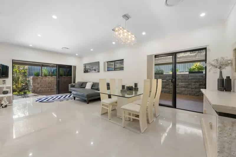 Real Estate For Lease - 9 Hooghly Avenue - Cameron Park , NSW