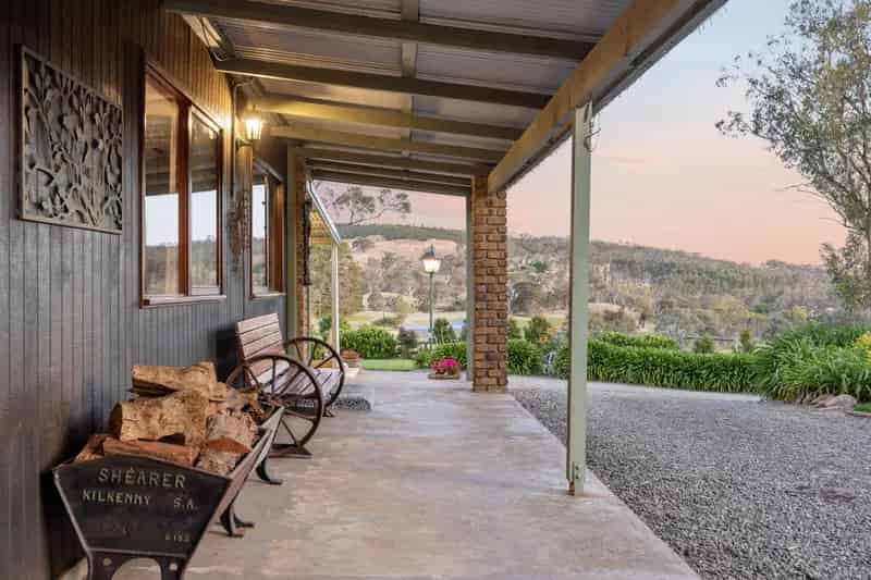 Buy family home 4 bedroom retreat Kenton Valley with pool and acreage