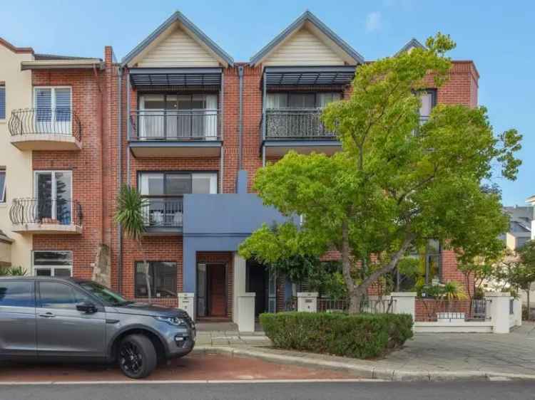 Spacious Townhouse with City Views and Home Office