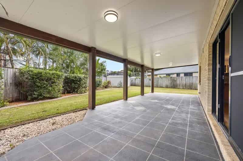 For Rent: Spacious 5-Bedroom Family Home in Prime Location