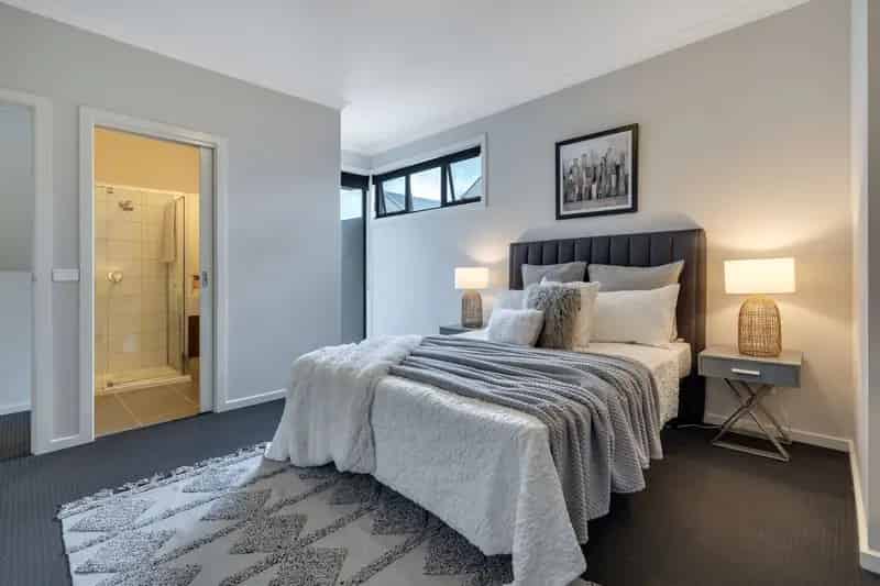 1 room house of 166 m² in Melbourne