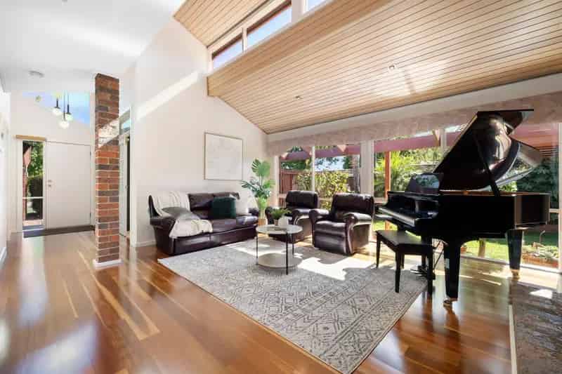 Idyllic North Berwick Living with Grand Proportions