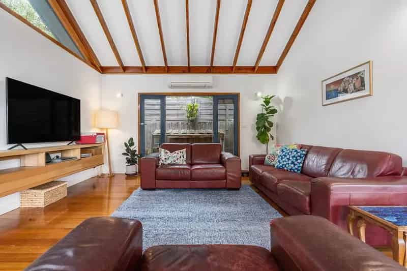 When Two Homes are Better Than One 
PLEASE NOTE, AUCTION DATE HAS CHANGED TO 10TH MAY AT 11.00AM