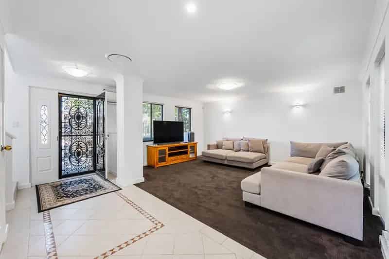 Stunning Triple-Level Home in Ascot Waters