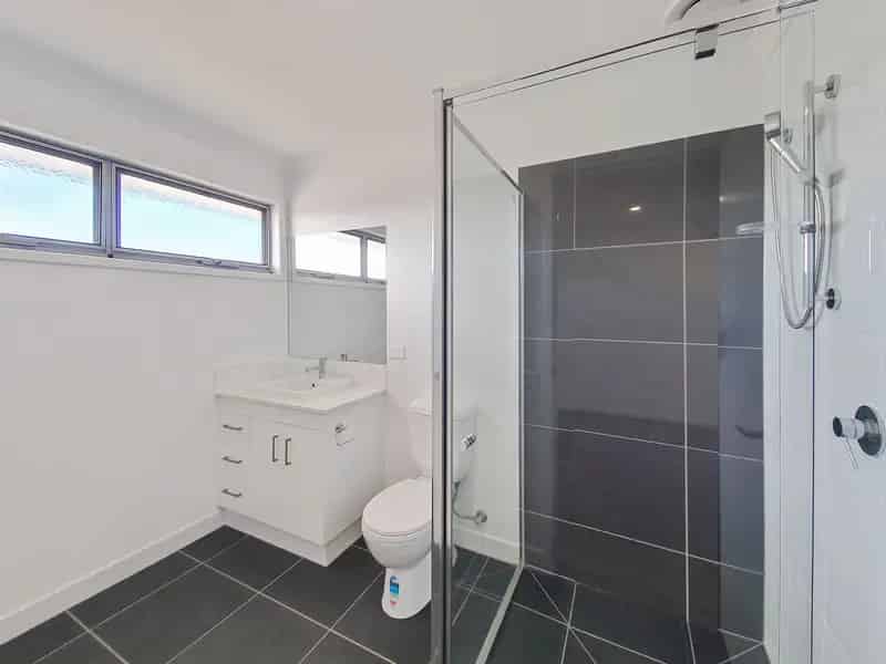 Room for rent in Near New Rooming House