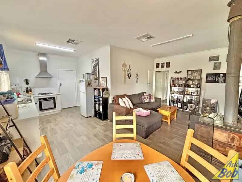 Calling all renovators and bargain hunters!