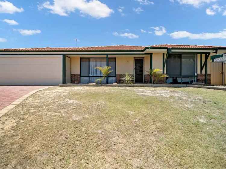 Clarkson Family Home 4 Bed 2 Bath Double Garage