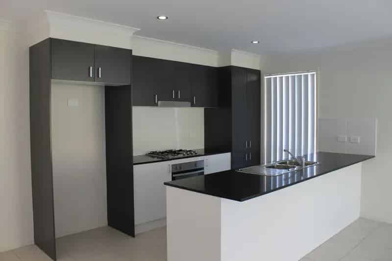 8 Vesta Street, Cameron Park NSW 2285 - House For Lease