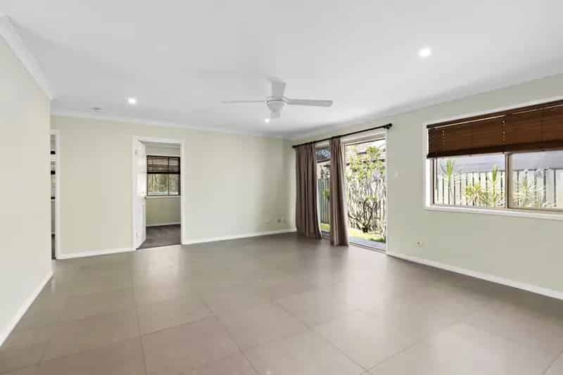 Real Estate For Lease - 52 Saint Stephens Drive - Upper Coomera , QLD