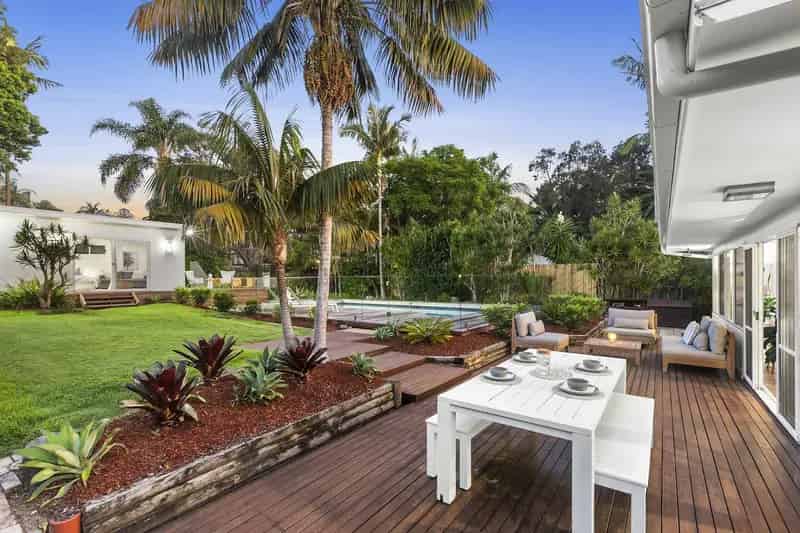 Buy house in North Avalon with garden studio and pool