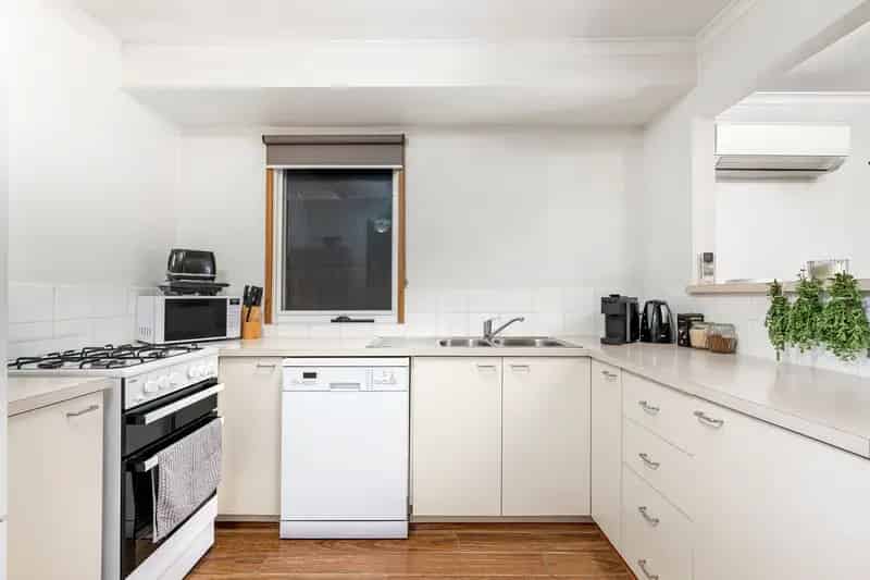 Private Retreat In The Heart of Oakleigh South!