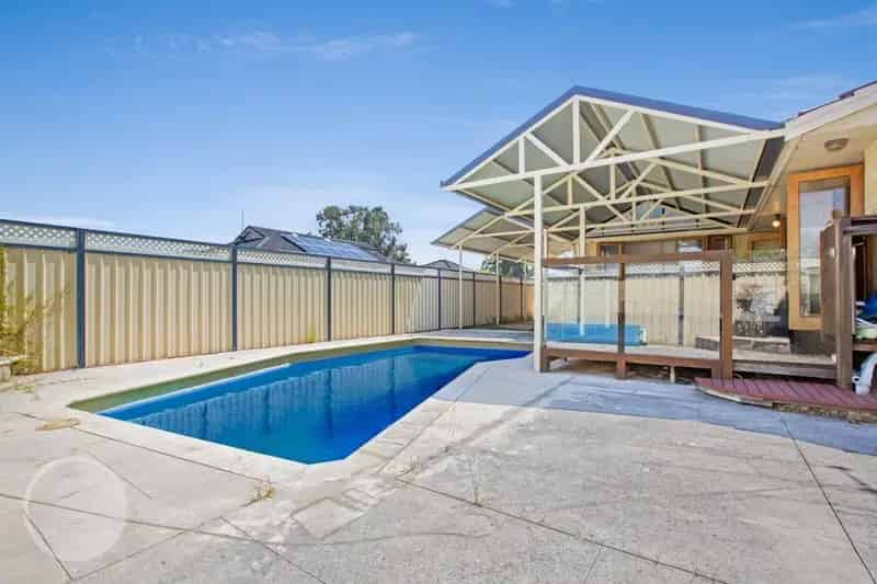 Renovated buy home in Bateman with pool and double garage