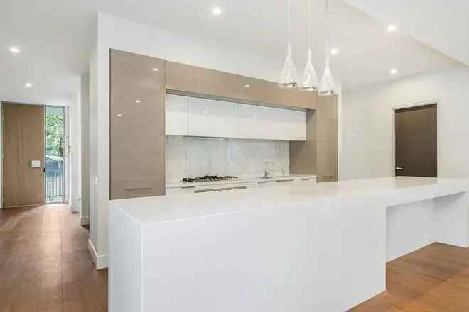 House For Sale in Melbourne, Victoria