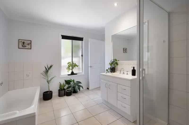 House For Sale , 1, Bassett Drive, Bendigo, Victoria