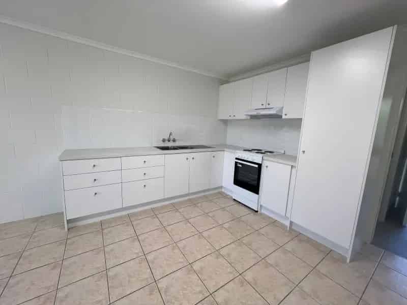 Renovated Unit Close To The Cbd