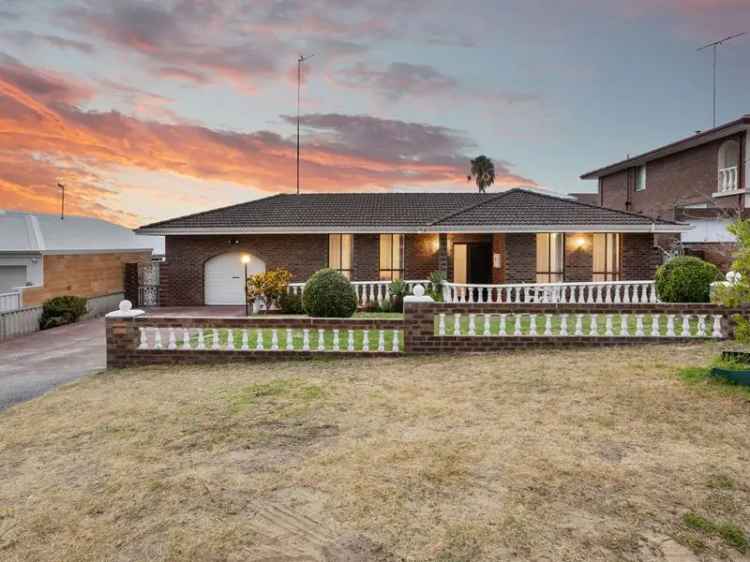 House For Sale in City of Cockburn, Western Australia