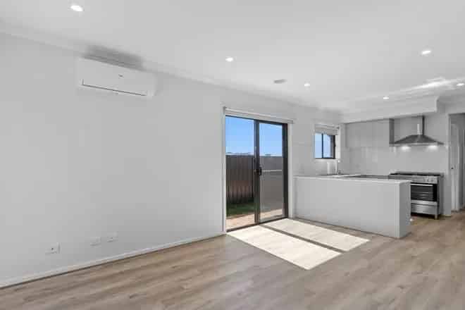 House For Rent , 55, Liston Avenue, Melbourne, Victoria