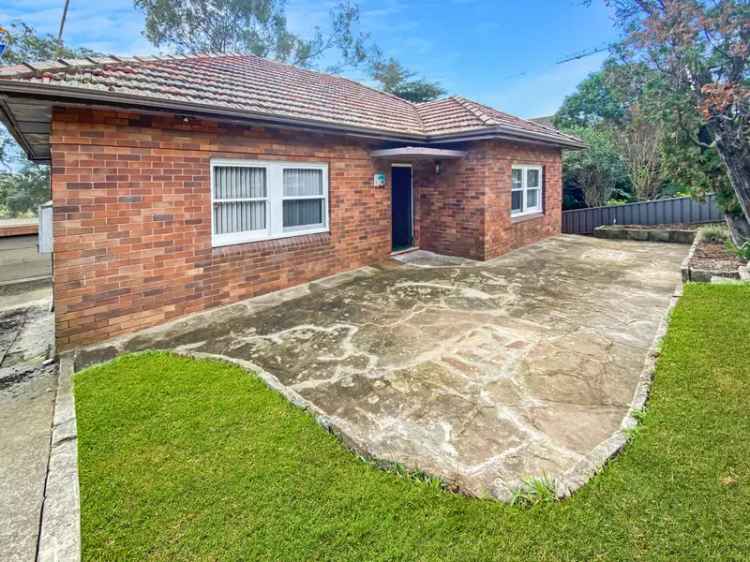 4 Bedroom 271m² House in Sydney Epping