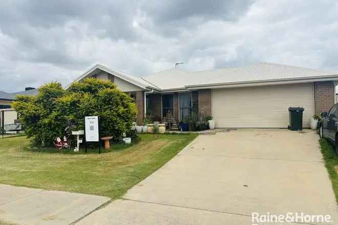 Four Bedroom Two Bathroom Brick Home in Roma