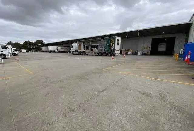 Derrimut Cross Dock Facility For Lease 6517sqm