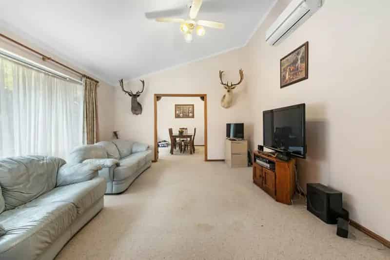 Buy House in Peaceful Neighbourhood with 3 Bedrooms and Double Garage