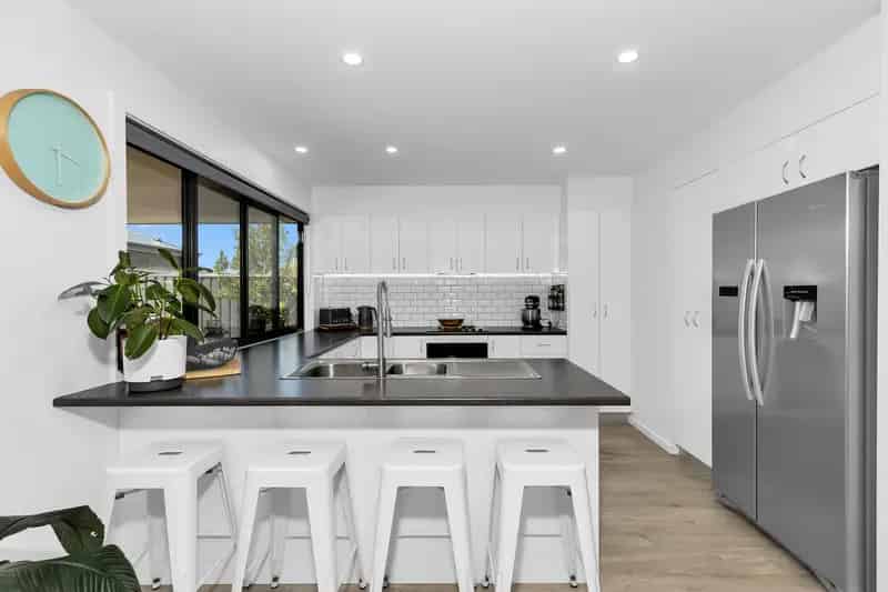 Buy Modern Duplex in Jindabyne with Spacious Bedrooms and Outdoor Area