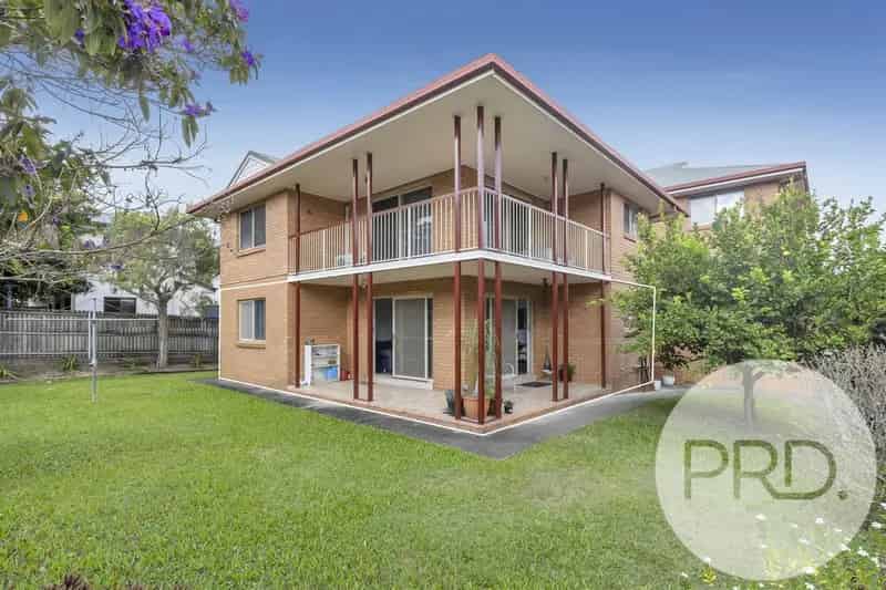 SUPER LOW BODY CORP FEES - GROUND FLOOR - CONVENIENT LOCATION - 2 BEDROOMS