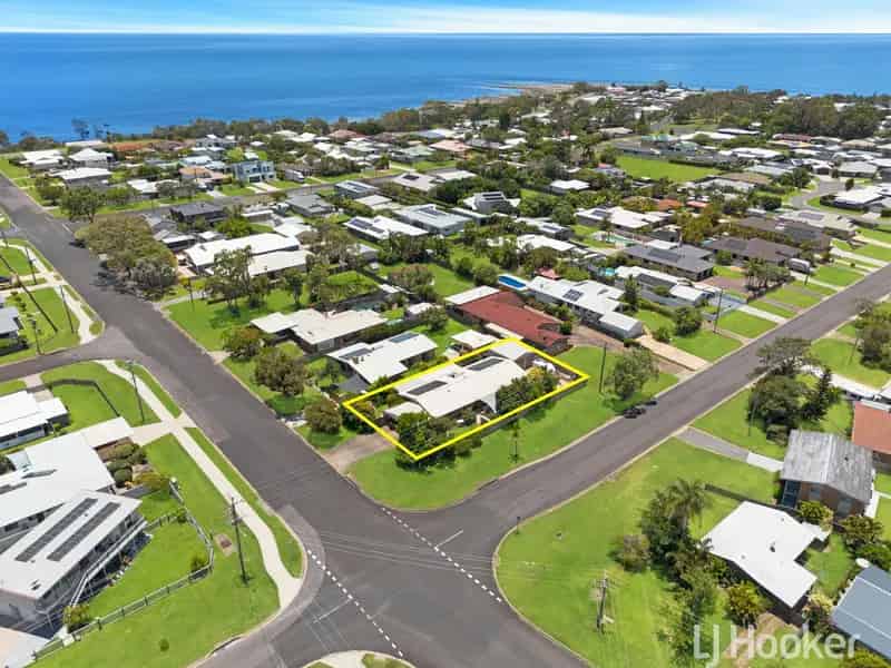 Buy House in Point Vernon with 3 Bedrooms and Spacious Living Areas