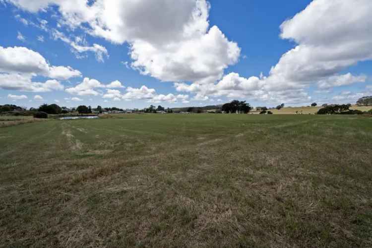 Yolla Village Lifestyle Blocks - Fertile Basalt Soil -  Hay Production