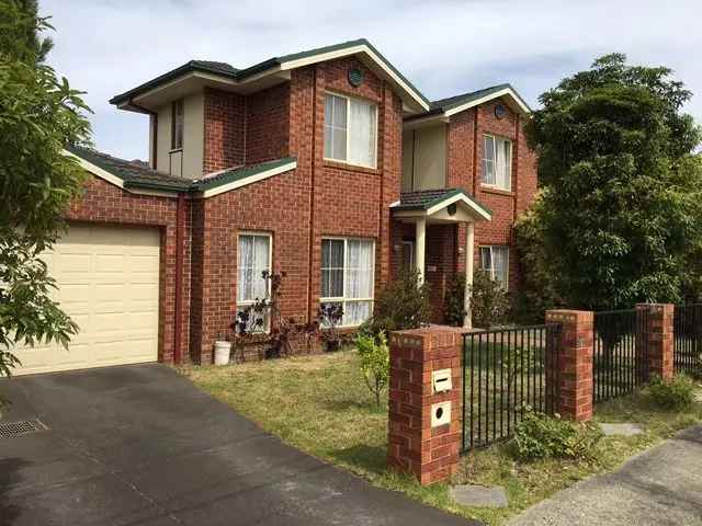 Stunning Townhouse Near Glen Waverley Secondary College