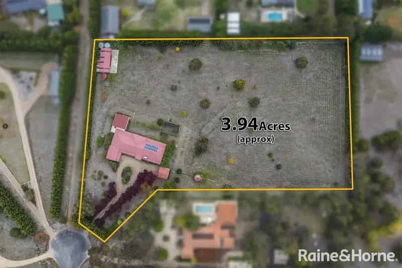 House For Sale , 19, Kumbari Court, Shire of Macedon Ranges, Victoria