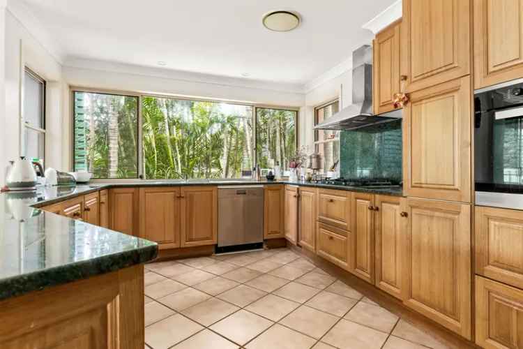 Spacious well-maintained family home in 'Blue Chip' position