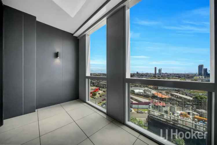 2 Bedroom 331 m² Melbourne CBD Apartment Panoramic Views Luxury Amenities