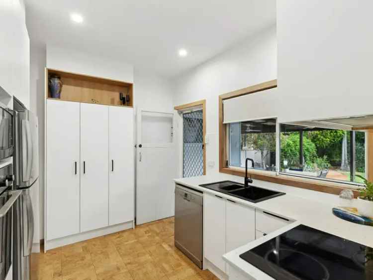 Umina Beach Renovated Home Near Beach and School