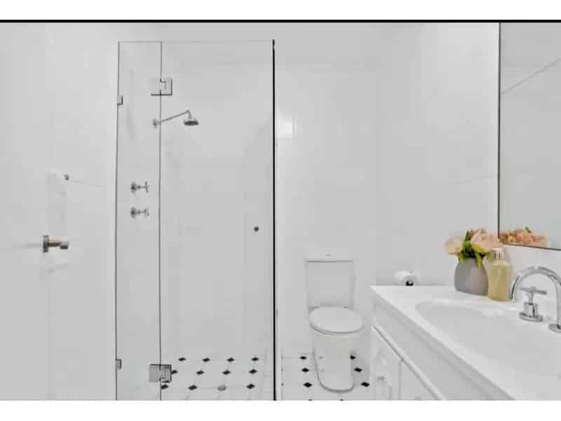 City Chic On Hume – Sophisticated Designer Terrace – Two Striking Levels, Sunlit Interiors, Torrens Title – Steps From Vibrant Hutt Street
