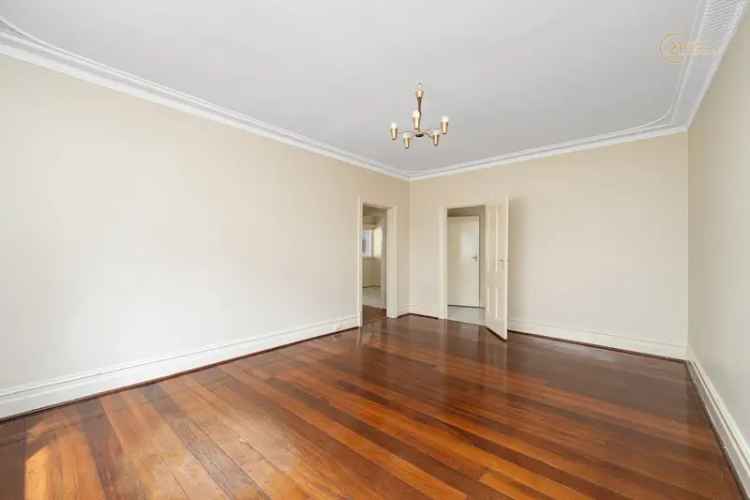 1 Room House 18m² Perth City Furnished Classic Character Home