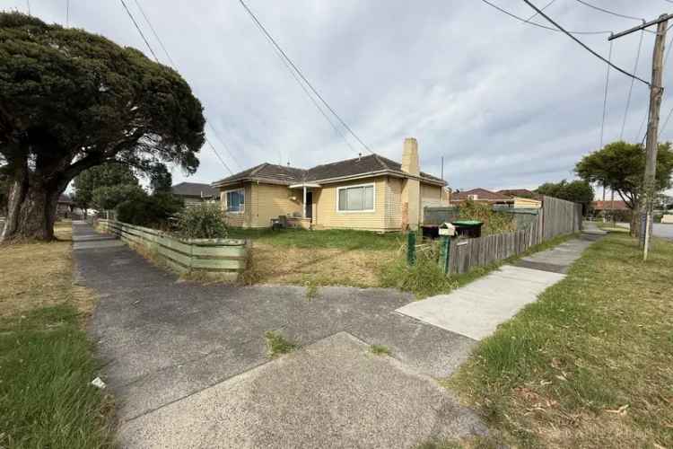 Buy block land in Noble Park with potential for development