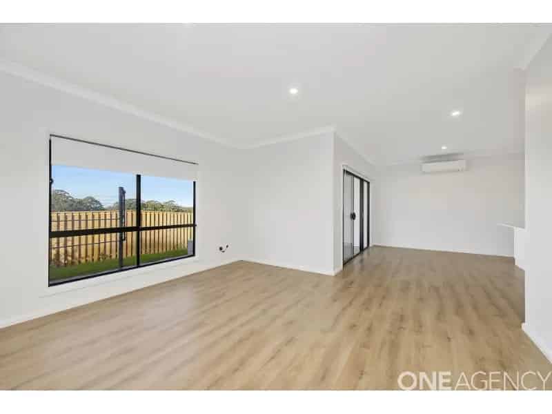 Duplex Close To University, School & Shopping Village