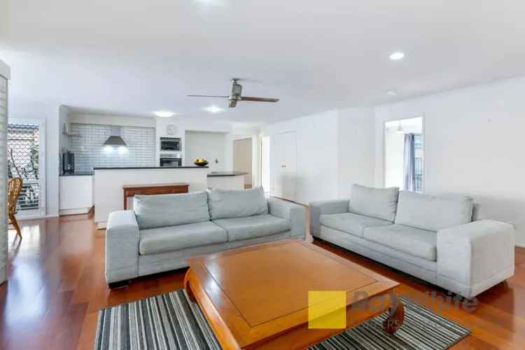 Spacious 4-Bedroom Home with Pool Near Gold Coast University