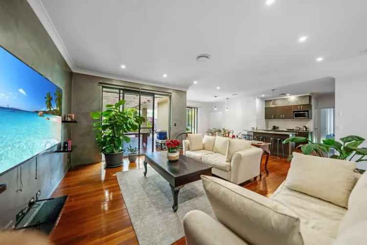 Family Home Near Robina and Varsity Lakes