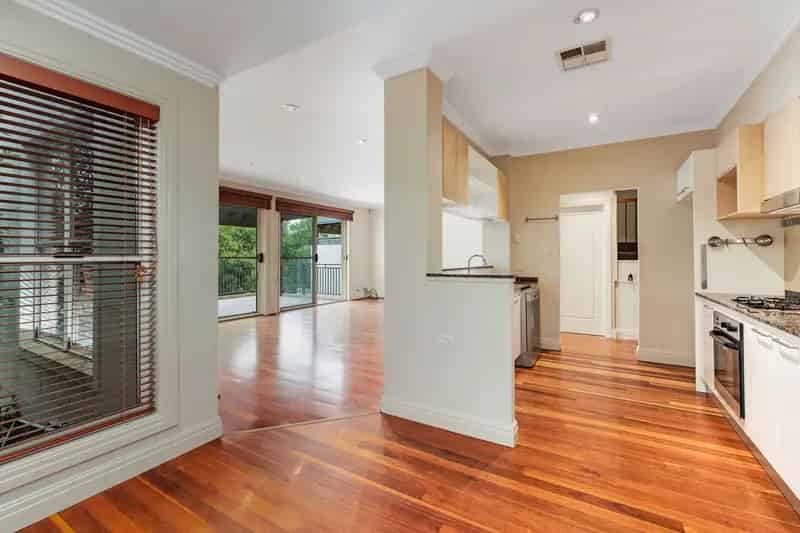 Real Estate For Lease - 10 Jane Jarvis Way - Macquarie Links , NSW