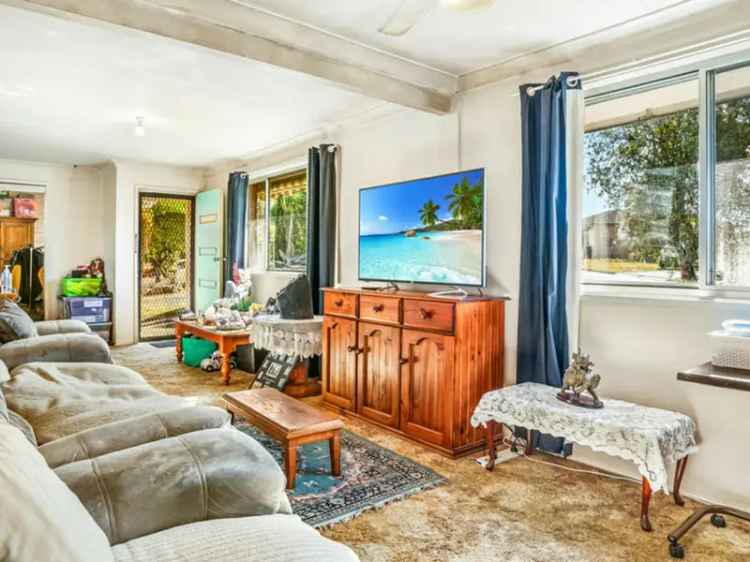 Renovators Delight First Home Buyers Classic 750sqm Home